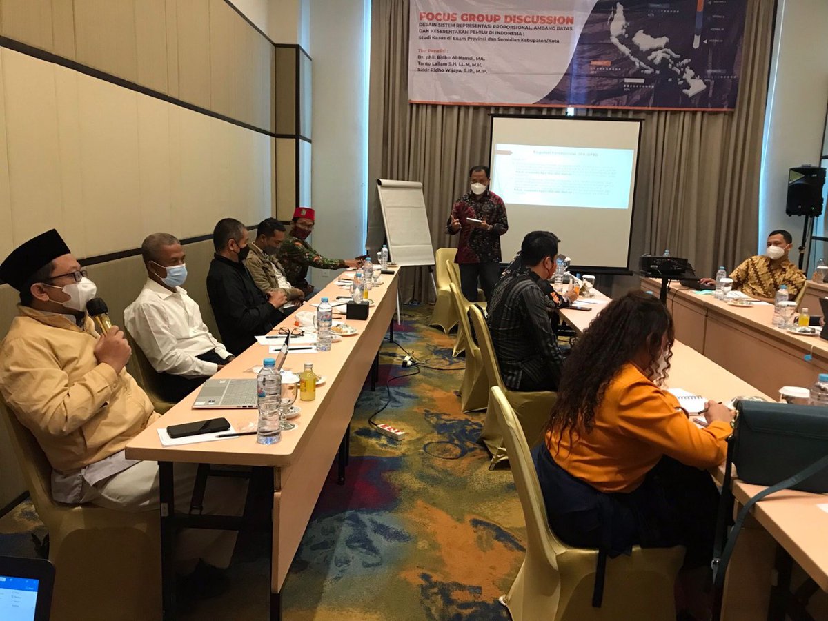 pusdeppol's tweet photo. FGD ke-4 di Jakarta

Tim riset PUSDEPPOL menuju ibukota untuk melakukan FGD dg KPU, Bawaslu, dan aktivis partai politik di level DKI Jakarta serta pegiat kepemiluan, Senin 18 Oktober 2021 di Hotel @luminorhotelpecenongan Jakpus https://t.co/HHExYO3ZZR