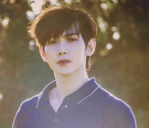 YEOTEEZx's tweet photo. Yeosang hair Vs the wind~ https://t.co/YZR3eSM76g