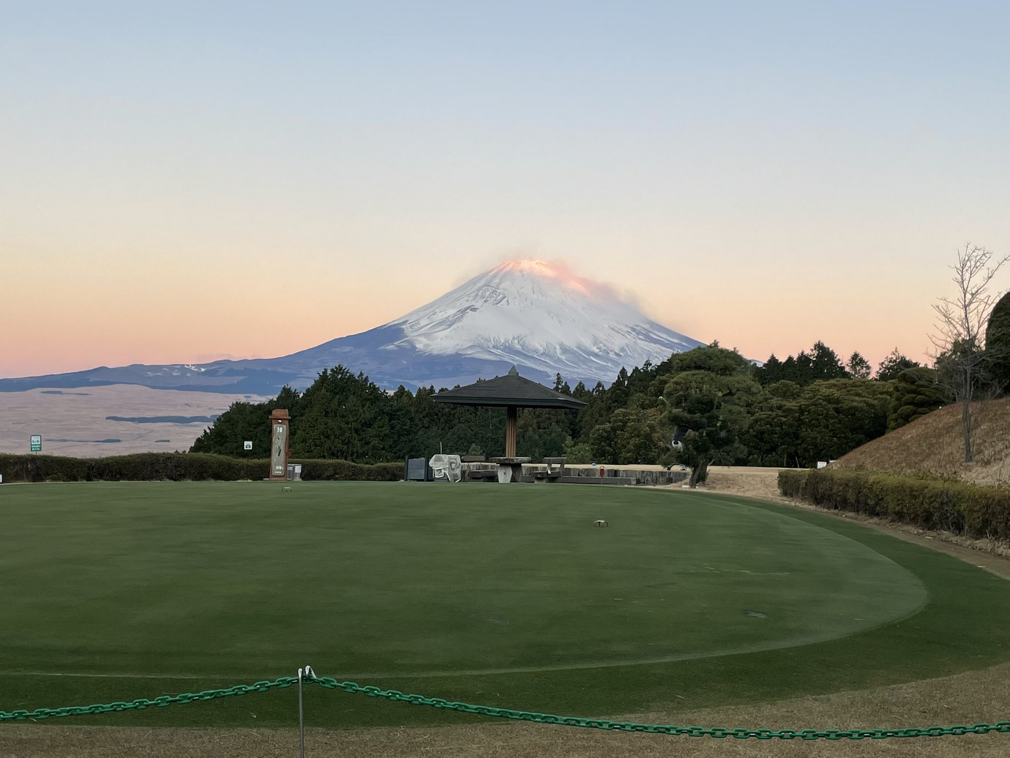 梅下 達也 富士山綺麗だけど寒いから冬はゴルフしません T Co 4row6mq9cj Twitter 梅下 達也 富士山綺麗だけど寒いから冬はゴルフしません T Co 4row6mq9cj Twitter