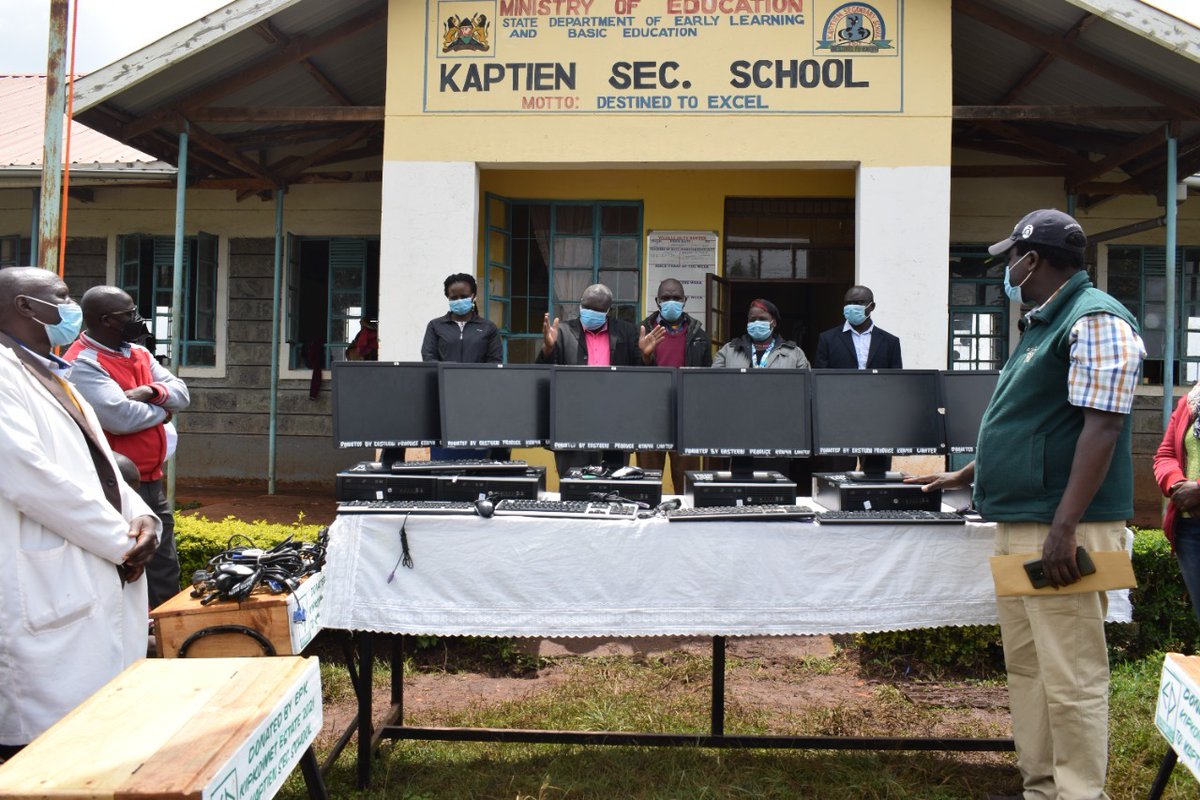 EPK_Limited's tweet photo. #EasternProduceKenya continues to promote ICT literacy in schools through the donation of computers with the hope to increase IT literacy levels.
#SDG4 #GlobalGoals #EasternProduceCSR #EPK #EasternProduceKenya https://t.co/YCt2hUPRPV