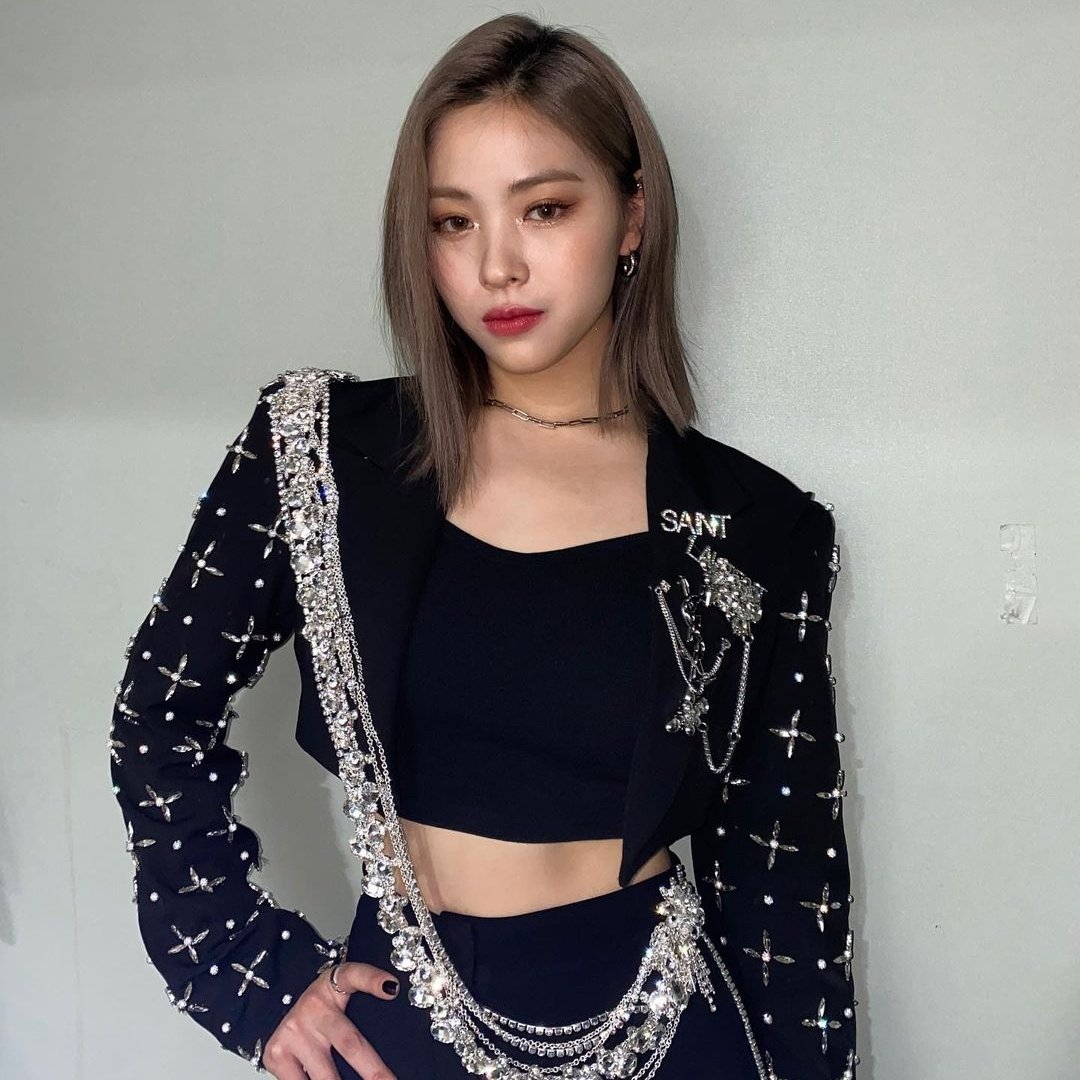 ryulixdaily's tweet photo. hii this is a new account dedicated to #Felix and #Ryujin <3 I'll be posting daily ryulix pics/videos

pls rt to help me find more people :) https://t.co/ccijpy3L75