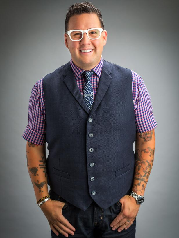 Happy Birthday Graham Elliot Bowles (January 4, 1977), named to Food & Wine\s \"Best New Chefs\" 