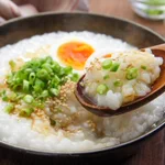 お粥が苦手な人にも喜ばれる一品？!少ない材料で作れて美味しそうな「お粥」レシピ!