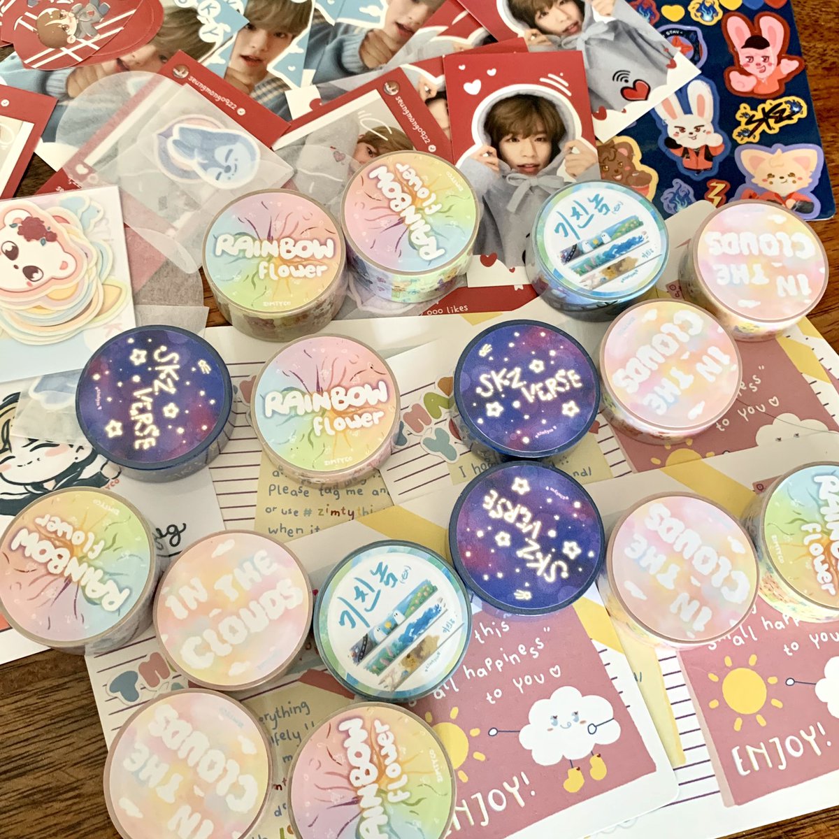 _chrismeong's tweet photo. everything has arrived safely! thank you so much @zimtyseungs @zimtyco 😭💖💖 they are soooo pretty #zimtythings https://t.co/VvXe2VoTc9