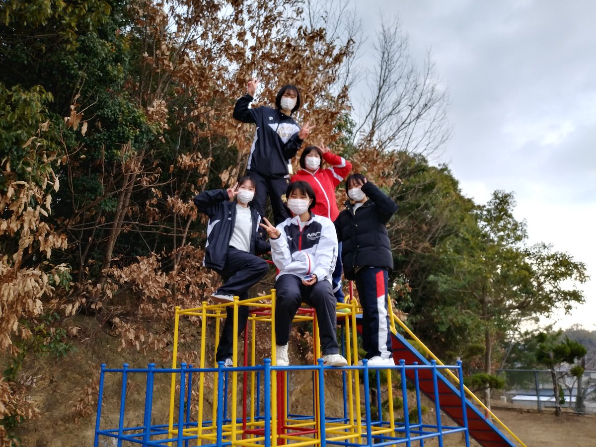 stmvolley's tweet photo. 練習始め。
今年も初詣に行ってきました。 https://t.co/B7Dkji7ezv