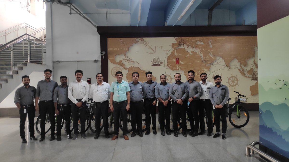 MetroRailKochi's tweet photo. Nippon Toyota - Kalamassery come forward &amp; join hands with Kochi Metro to Promote Non Motorised -Green Transport. 
Nippon Toyota staff will use Cycles as their last mile connectivity option to reach Metro Stations.

"Use metro more"

#greentransport https://t.co/IxYDEurqbi