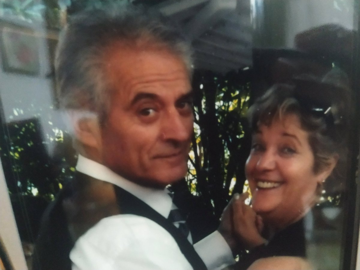 Vuela, papá. Seguiremos alimentando la sonrisa de mamá. Y la llevaremos a los toros. Descansa. Lo mereces. ❤