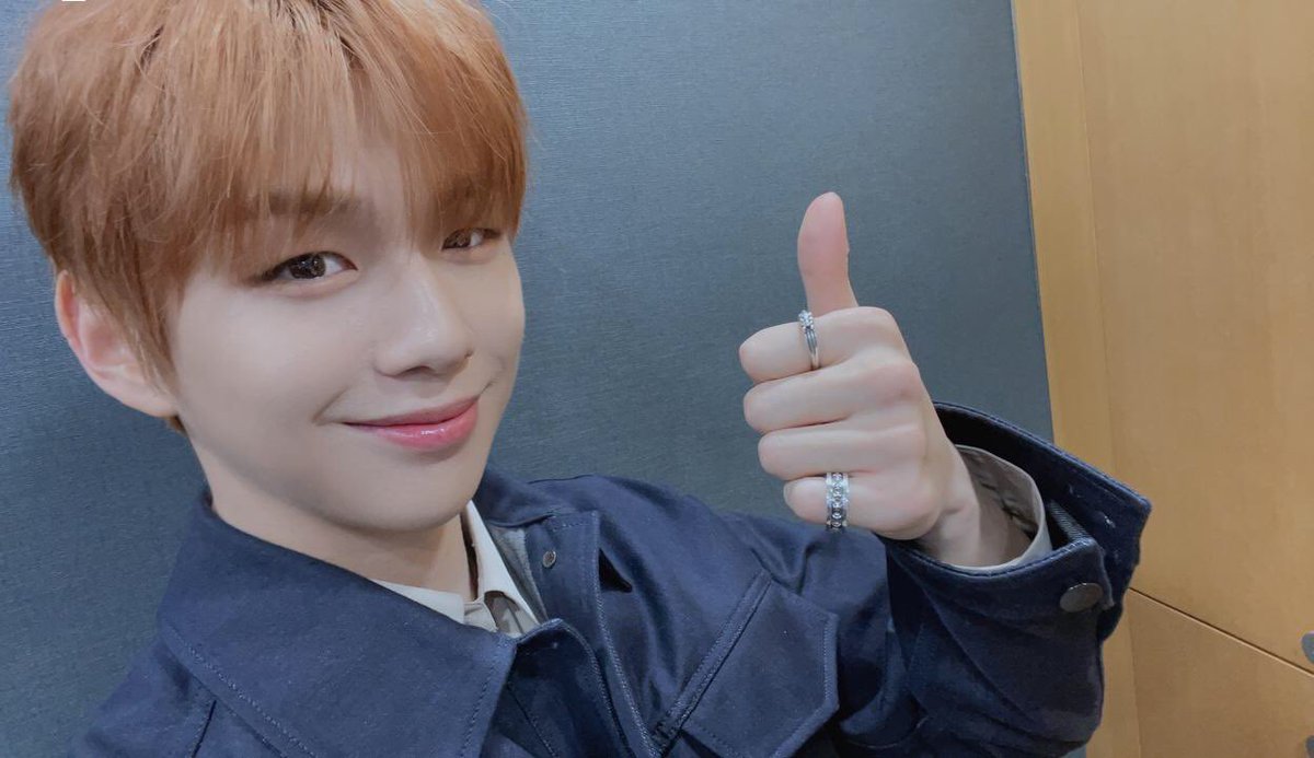 kdnuniverse's tweet photo. [🪐] 220105 FNS updates

‘One more (picture) of 27 years old Daniel’ https://t.co/FR5mnDlQho