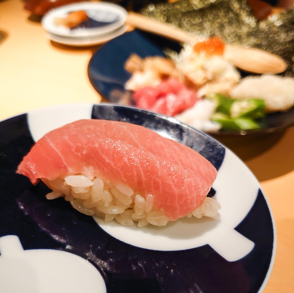 sanchamonica55's tweet photo. 【　2022年の営業スタート　】

皆さま 2021年は大変お世話になりました🍣#サンチャモニカ 2022年最初の営業は本日5日！17時から23時まで営業いたします😌

待ち時間なく優先的にご案内できますので、ご来店の際は事前予約がオススメです👍

▼事前予約はこちらから
https://t.co/SGEGHcGier https://t.co/wk7vTrIiJT