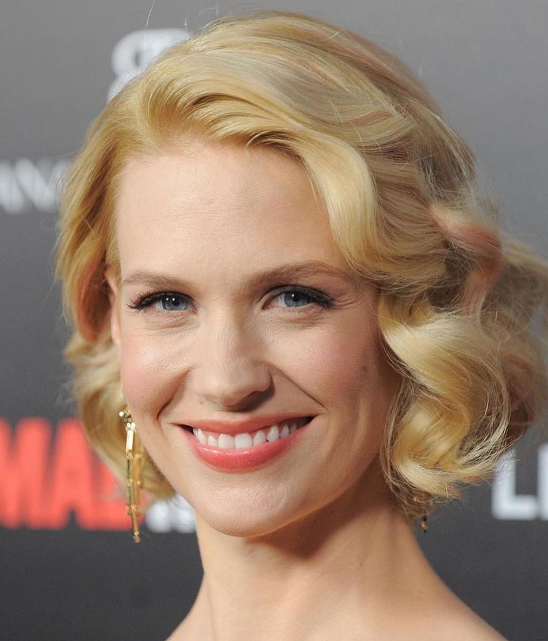 Happy Birthday to January Jones.
(January 5, 1978) 