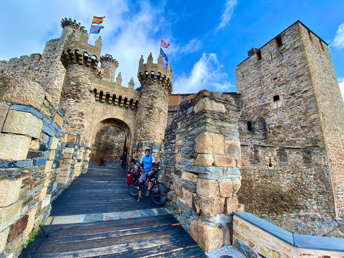 CyLEsVida's tweet photo. Castillo de Ponferrada
📷 Instagram @juandelabarredaayudarte https://t.co/2QQ4ygKM3S