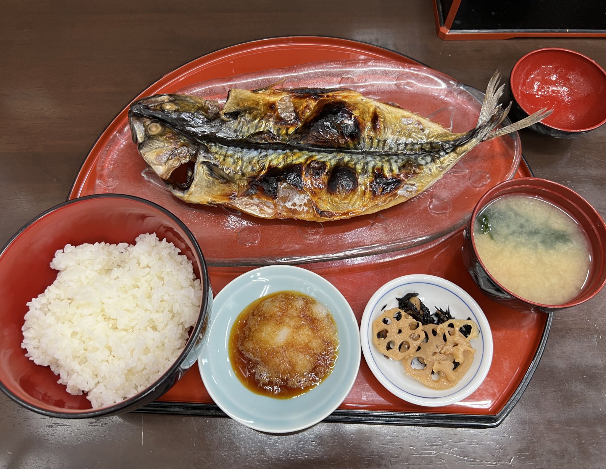 公式 Piyo Resort Inc Twitter पर おススメ定食屋 鴨川市 魚水 お土産屋さんがやってる定食屋さん ここのトロ鯖定食は絶品 大きなトロ鯖を食べた後 骨汁のサービスまで コスパも良くボリュームもあっておすすめです 魚水