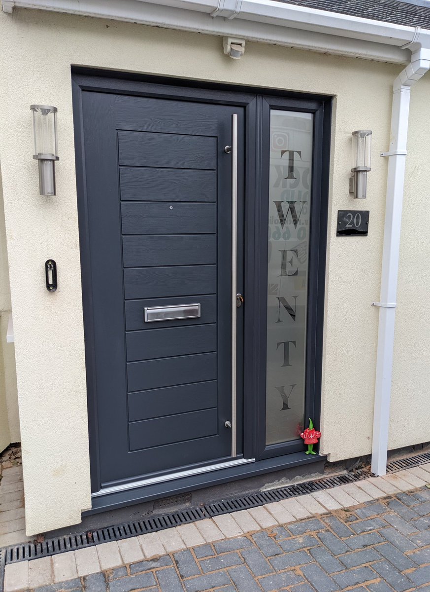 RockSolidoors's tweet photo. A striking Anthracite Grey Palermo Solidor with a breath taking Etched Twenty in the sidelight and a stainless steel bar handle and also the supper secure Avocet ABS lock fitted in #London
DM us for a NO OBLIGATION quote!
@Solidorltd @avocetabs #abslocks
#solidor https://t.co/gXRLPL16bC