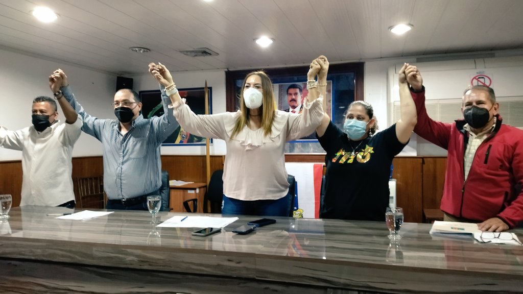concejocaroni_R's tweet photo. Inicia un nuevo período 2022 lleno de prosperidad y muchas victorias para Ciudad Guayana, con estos honorables concejales y concejalas que legislaran con y a favor del pueblo. #BolívarRenace con @amarcanopsuv para una #CiudadGuayanaParaVivir con @OviedoPSUV 
#JuntosVenceremos https://t.co/g0VgSin6sY