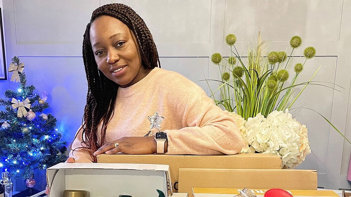 Starting 2022 right @insideclemshome shared her New Year plans: 
"This year, my goal is to make a real effort to recycle more of the right things more often, starting with items from Christmas. Thanks to @recyclenow_uk,my actions can have a positive impact on our environment 🙌"