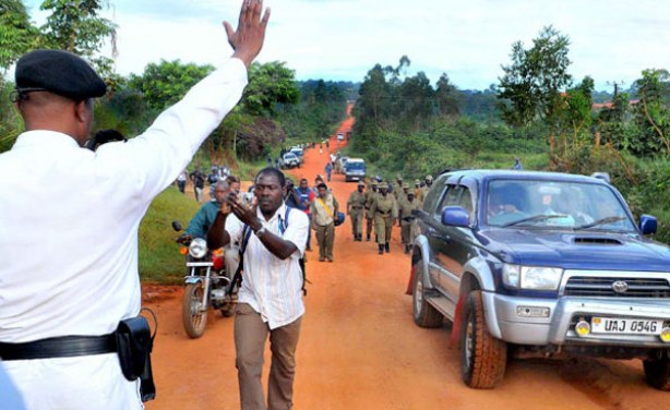 Traffic police at Kole and Kwania Checkpoints along Lira-Apac highway is on the spot for alleged extortion of money from Cyclist and motorcyclists.
A section of residents who spoke on condition of anonymity said the officers are always asking for money between 2,000-50,000 shs