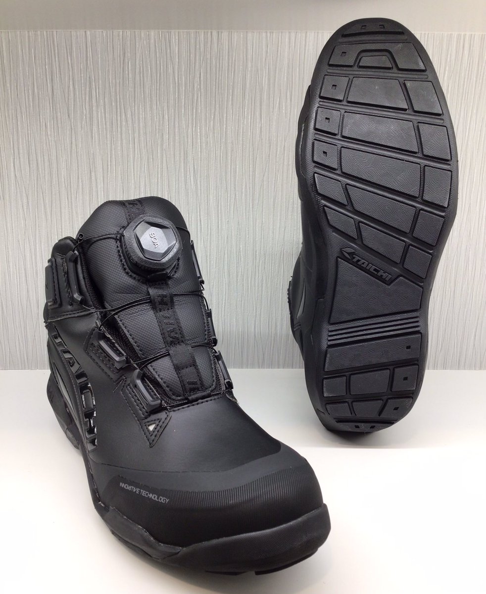MotostyleNara's tweet photo. 【新作入荷】
RSタイチ
『RSS013 DRYMASTER ARROW SHOES』
存在感のあるソール形状が特徴的な、スポーティーにもカジュアルにも合わせやすい防水ライディングシューズです♪
MOTOSTYLE奈良 公式HP↓↓
https://t.co/0t3qZl3pLl
#MOTOSTYLE奈良 #モトスタイル奈良 #RSタイチ
#RSS013 #新作入荷 https://t.co/boxwJ0I81e