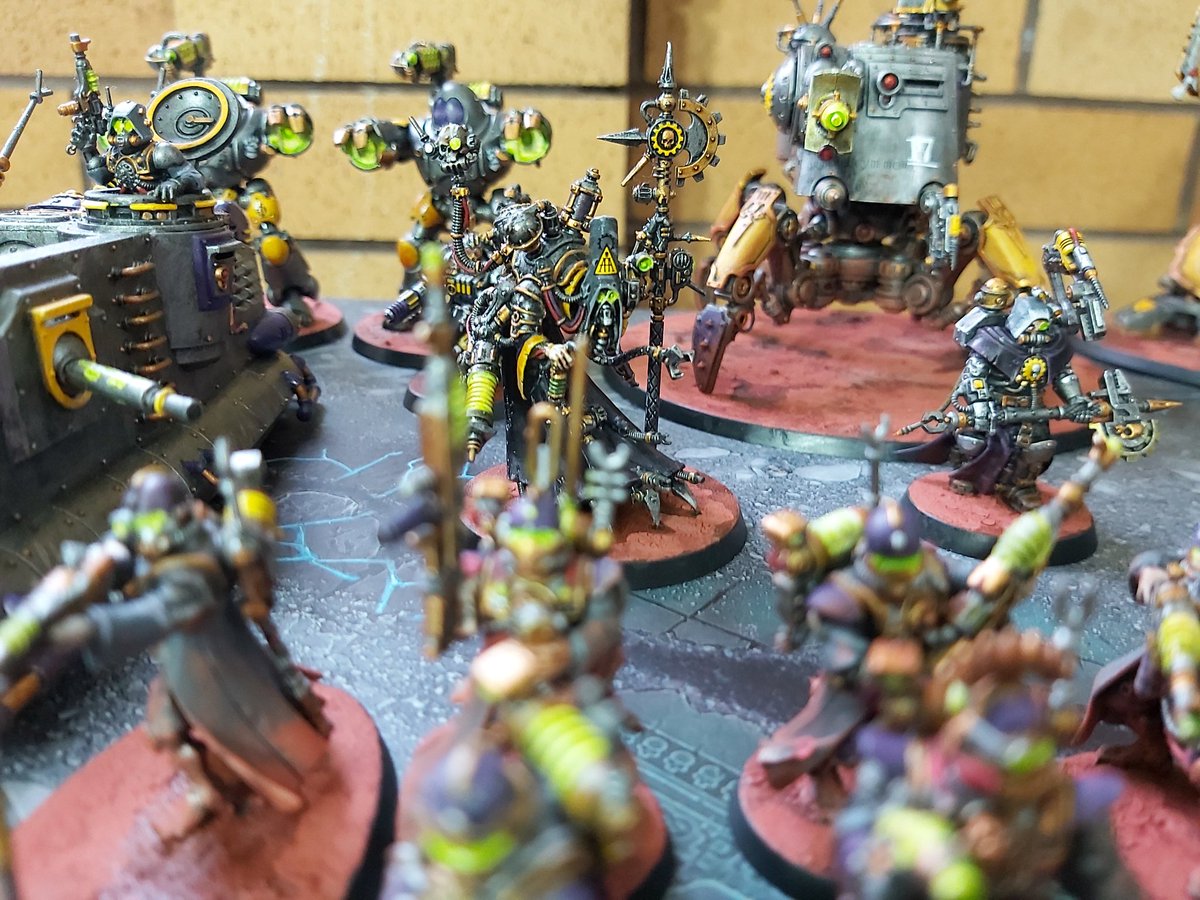NightHorrible's tweet photo. #AdMech got roughly painted briskly 2 years ago. 
Decided to give them the #glowup they deserve. 
Love the idea of a rad-saturated force, oblivious to the cellular destruction their mere presence brings 

☢☢☢

#WarhammerCommunity
#GamesWorkshop
#Warhammer
#40k https://t.co/CIBiInKzPV