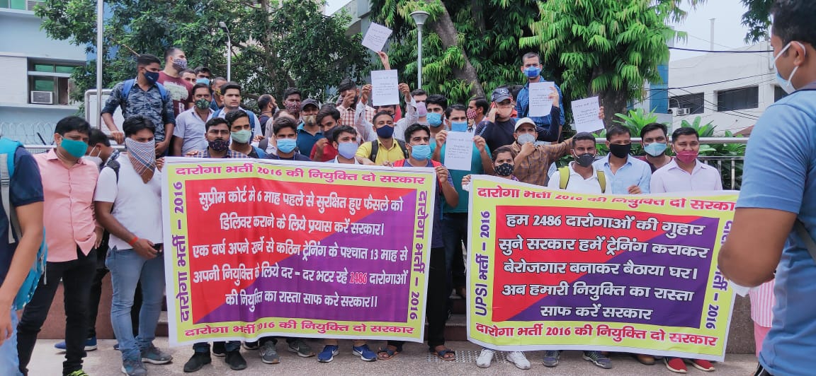 Shaikha96377797's tweet photo. Joining do #justice4upsi2016 @myogioffice  @PMOIndia https://t.co/wF9mGDTYsg