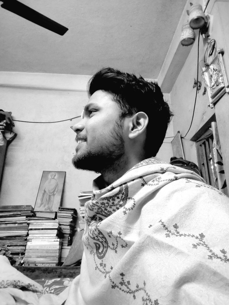 Roy_Offi's tweet photo. ভাবো ভাবো, ভাবা প্র্যাকটিস করো। ও হ্যাঁ , হাসতে ভুলো না কিন্তু 😊
#roy https://t.co/zVKqebTA96