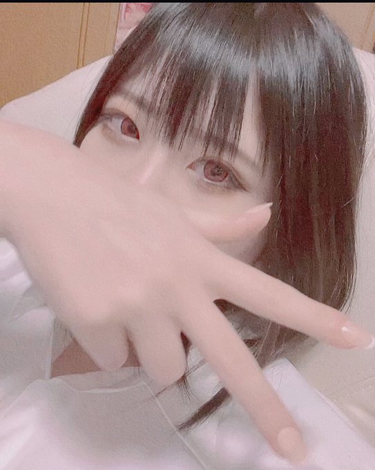 今日はjkで撮影❣️❣️
久々に着たから、るんるんだぜ😏
明日中に動画あがると思うから、見てね💋💓

この時期にスカート履くのはマジで寒い
jk強し☃️❄️☃️
 #動画  #JK  #スカート寒い #jkスカート