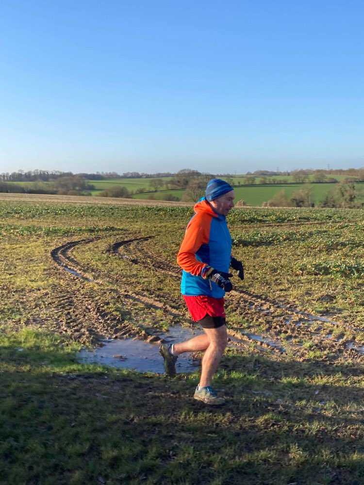 kennedy107's tweet photo. Comandere a running drawer, fill it with assorted running wear, set the alarm, wake up 30secs before running, hey presto, style guru influencer #thereisnocodeinmybio #idonthaveone https://t.co/f8V6YyelCA