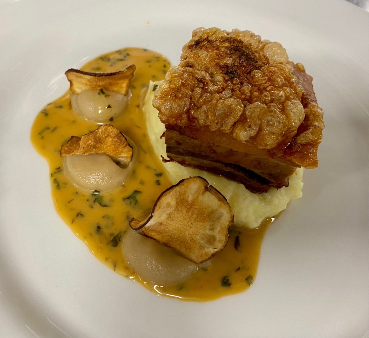 A very happy new year to everyone from all our staff and students here at Fletchers!
As we reopen our doors for 2022 next week we wanted to share our exciting forthcoming evenings and new seasonal lunch menu we have in store for you…
 Follow link: bit.ly/3n15b4d