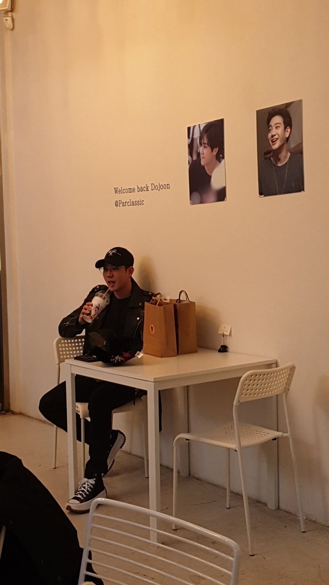 turkishblckrose's tweet photo. • 220105 | Terhisi için yapılan kafe etkinliğinden Dojoon •
*Yıllar sonra Black Roselarla buluştu🥺🥺❤️🩹
Cr. anbang_BKrose, Y_Um_0420
WELCOME BACK DOJOON
#RedRoseDojoonIsBack
#레드로즈도준이즈백
#TheRose #도준 #Dojoon
@TheRose_0803 https://t.co/5c34Wombbr