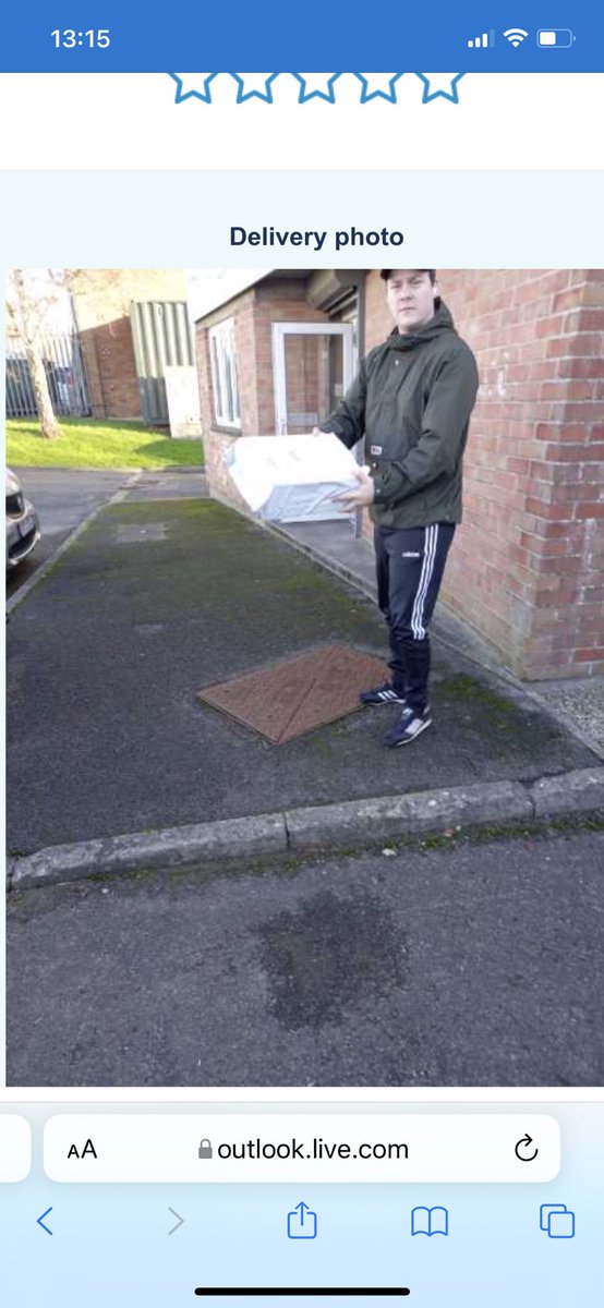 Matt_Hutson's tweet image. Fair play Hermes delivery pic looks like I’ve just won Manager of the Month for December