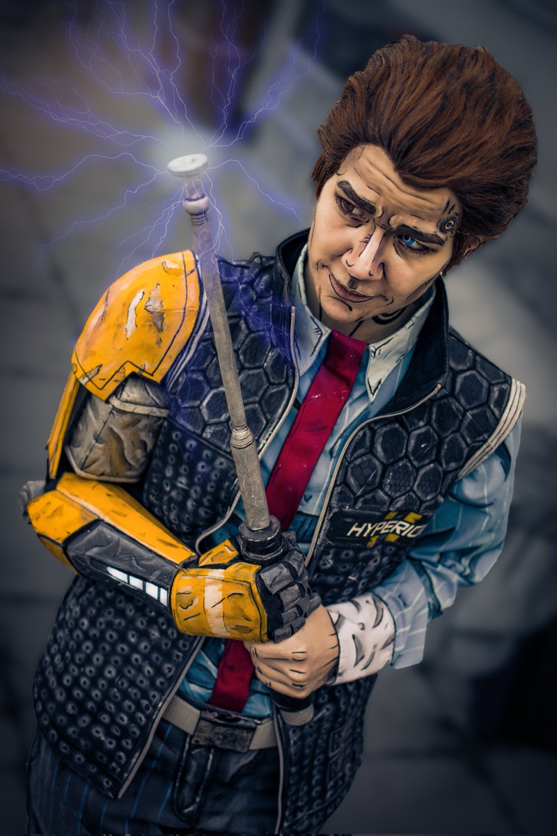 Just wanted to share an older picture of my Rhys cosplay since my obsession for this little dork is so strong again. Can't wait to cosplay him on a con again in April💕💕
📸 from my love <a href="/blckmsksndgsln/">Ika</a>
#talesfromtheborderlands #rhys #borderlands #rhyscosplay #borderlandscosplay