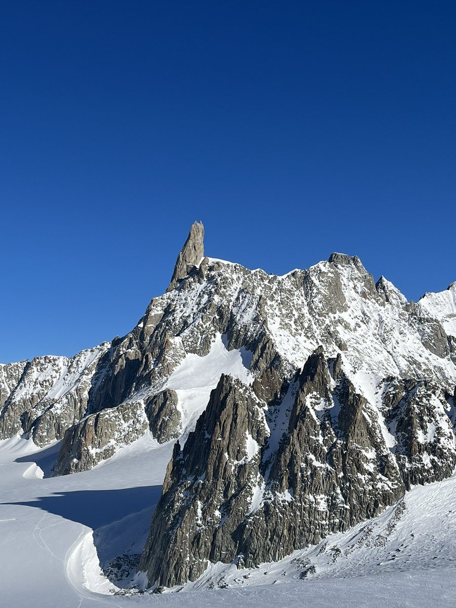 Nature3ps's tweet image. #WINTER in the Alps #Snowing #mountains
