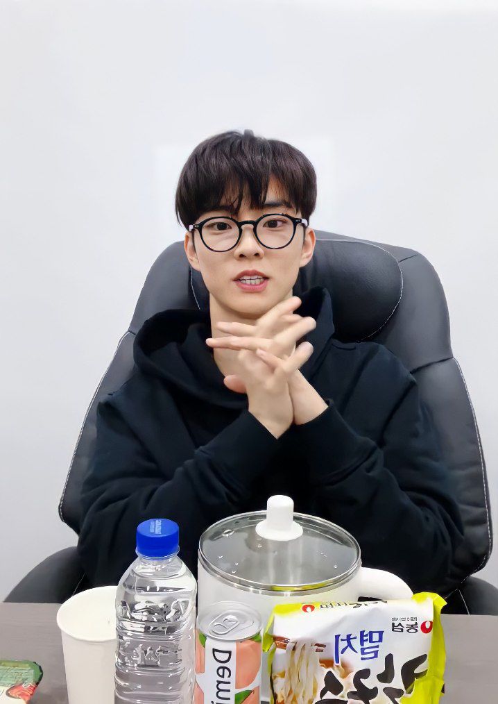 THEBOYZ_HD's tweet photo. 📷[#PHOTO] VLIVE
~#Q #CHANGMIN https://t.co/w8yGuzb2wA