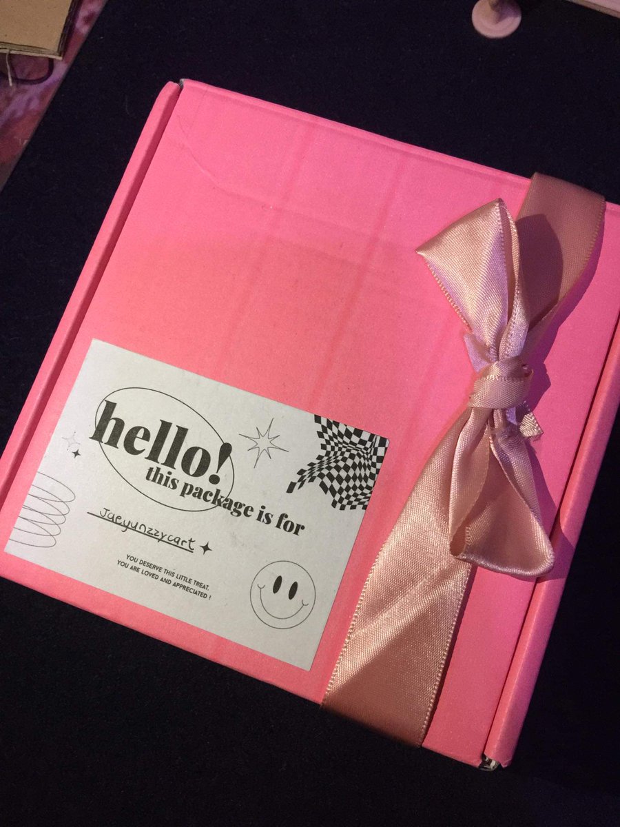 jnkmcart's tweet photo. Tysm for this pretty care package!! <3 #cloudzfeedbacks | @mincloudz https://t.co/wSuB9shciC