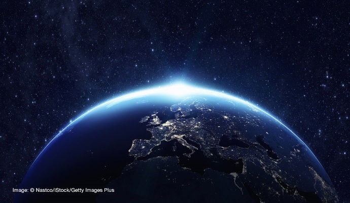 ECMWF's tweet image. As part of ECMWF strategy to 2030 to provide more skilful forecasts, the #MachineLearning roadmap plays a relevant role: #AI becoming part of the whole numerical weather prediction and climate services workflow.

Learn more: learning.ecmwf.int/en-US/web/gues…

#learningofthemonth  #ECLearn