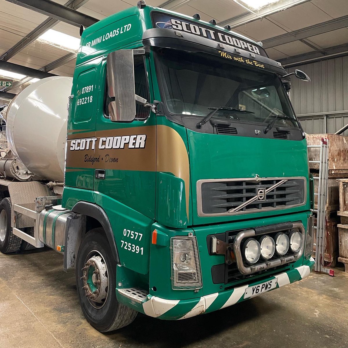 doubleUprint (@doubleuprint) on Twitter photo Starting the New Year as we ended it, lots of lorry liveries.
This cement mixer looks a bit bling with a satin gold stripe.
#lorrygraphics #vehiclegraphics #vehiclelivery #vinylgraphics #DesignPrintSigns #mixerhire #SignsNorthDevon #signmaker #signmakernorthdevon #northdevon Starting the New Year as we ended it, lots of lorry liveries.
This cement mixer looks a bit bling with a satin gold stripe.
#lorrygraphics #vehiclegraphics #vehiclelivery #vinylgraphics #DesignPrintSigns #mixerhire #SignsNorthDevon #signmaker #signmakernorthdevon #northdevon