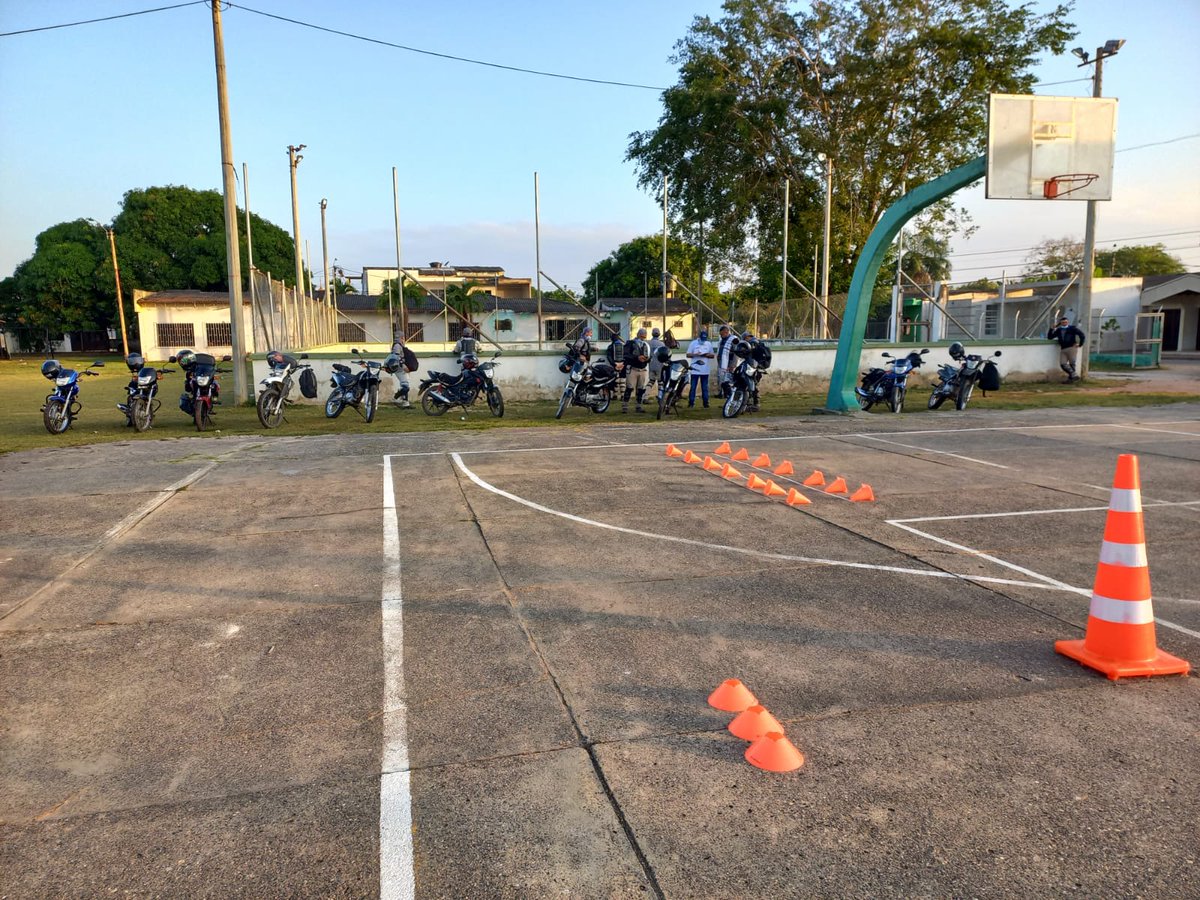 ansvcol's tweet photo. Iniciamos actividades en el municipio de Planeta Rica en módulos prácticos de ‘Motodestrezas' de la empresa Concorplanet. #PlanNavidadDeMovilidad https://t.co/MS21MD9e0m