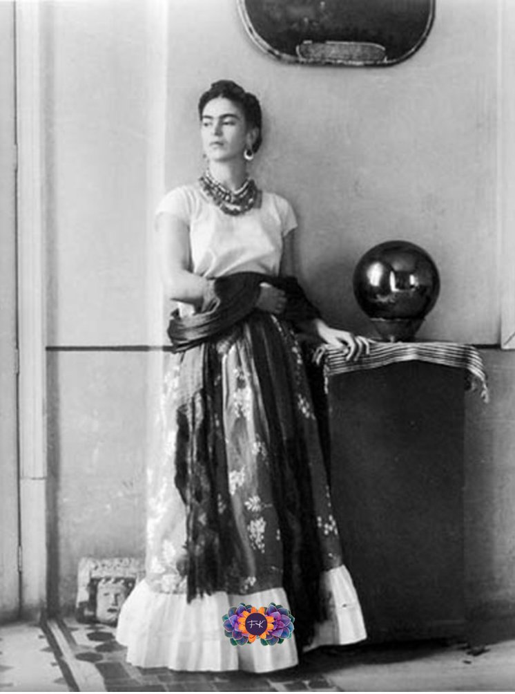FridaKahlo's tweet photo. “Vivo cada día con la esperanza de verte regresar... y cada noche sabiendo que no estás.” #FridaKahlo

(Archivo Isolda P. Kahlo, México) https://t.co/O6x7cJaJ2R