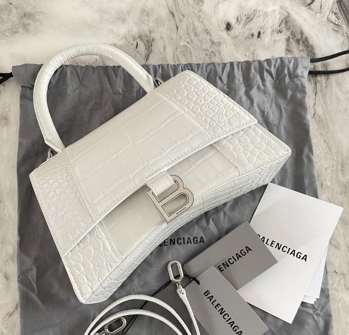 204Fashion's tweet photo. B https://t.co/QEp1LzCtnv