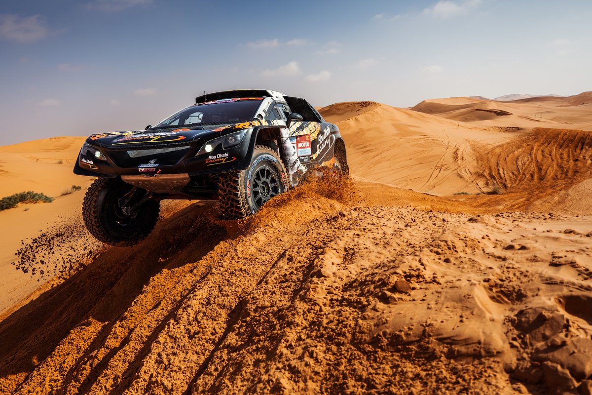 Fast, tough day this. Stage 4 in the books at the 2022 <a href="/dakar/">DAKAR RALLY</a> and we're pleased with it. Read more about it here: zitzewitz.com/auf-tempo-etap…

#Dakar2022 #Dakar #DakarInSaudi