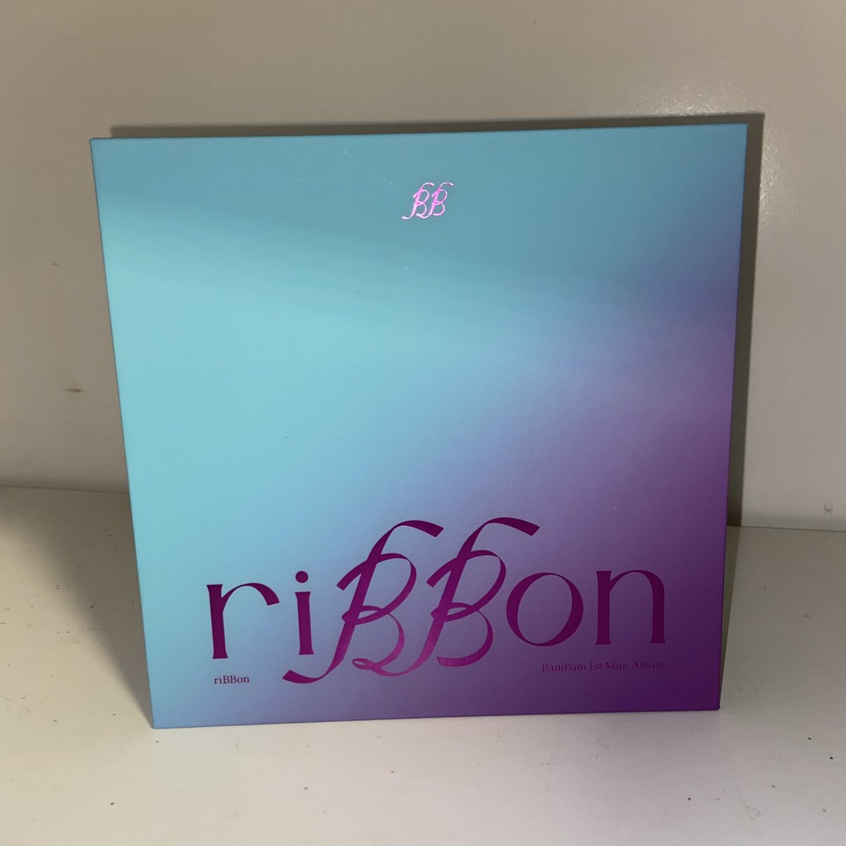 Hiiiiiii_Pinkie's tweet photo. 🎊 แจกเนื่องจากเป็นเดือนเกิดค่าาา 🎊

➡️riBBon 2 บั้ม/2 คน (น้องมีตำหนิ)

➡️ SPINNING ปกมาร์ค/1 คน

➡️ นิตยสารยองแจ/1 คน

 สุ่มจาก "รีทวิต" ทั้งหมด

🛺 มีค่าเดินทางบ้านละ 60 บาท

🗓 สุ่มวันที่ 28/01 นะคะ

#ตลาดนัดอากาเซ่ #ขายของสะสมgot7 
#Pinkie_update https://t.co/nMtklTzpiu