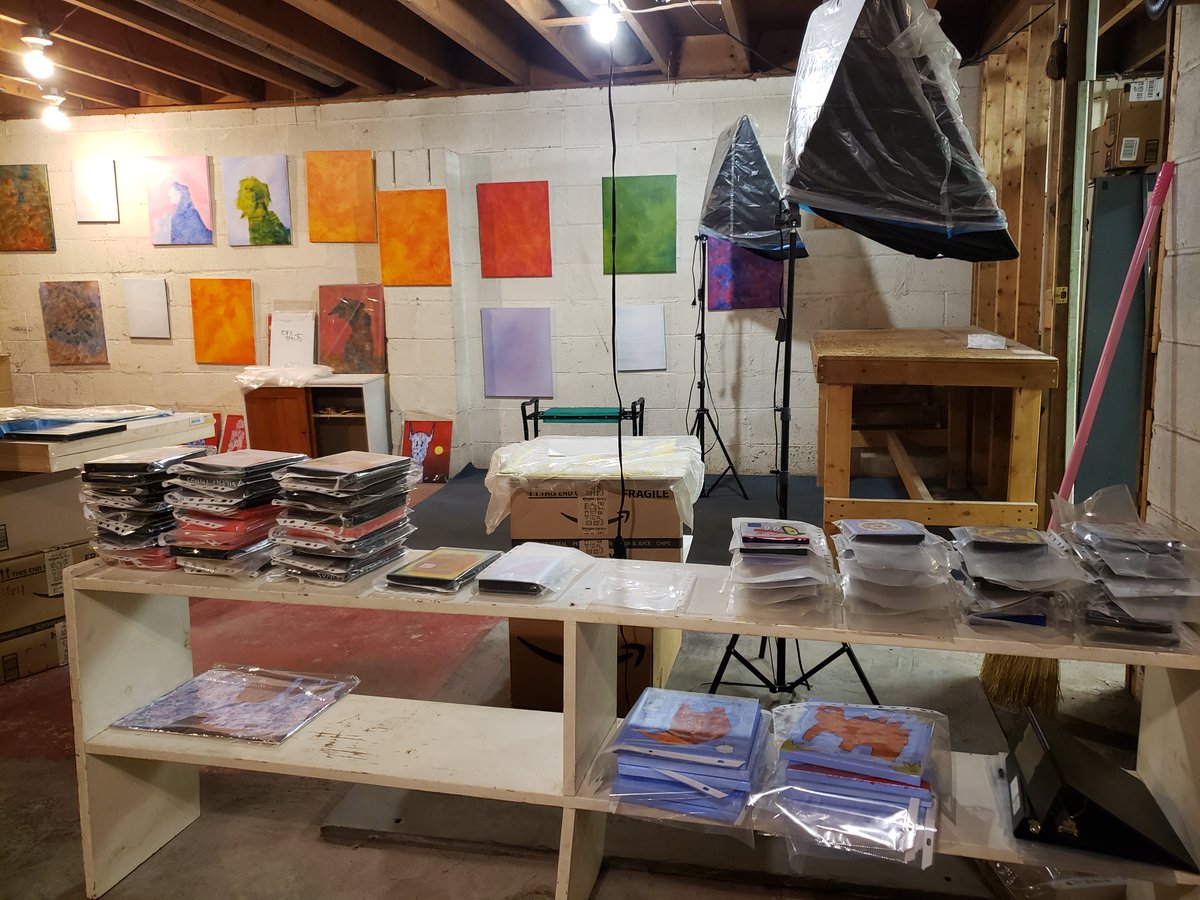 basement studio, storage of physical paintings and works in progress, photography lights... most days, when i'm not scanning and digitizing, i'm in this space 10-12 hours a day.
opensea.io/collection/e9a…
#ArtStudio #NFT #NFTs #NFTArt #NFTCommunity #NFTCollector #SelfTaughtArtist