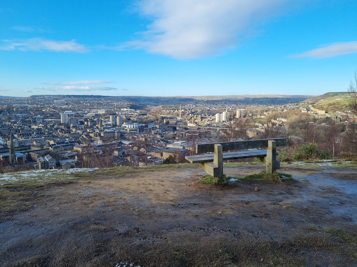 whiley_fox's tweet photo. @ActiveCdale new route today, up to Beacon Hill, some great views on a clear day like today #middaymetime https://t.co/u2xKB2rCGl