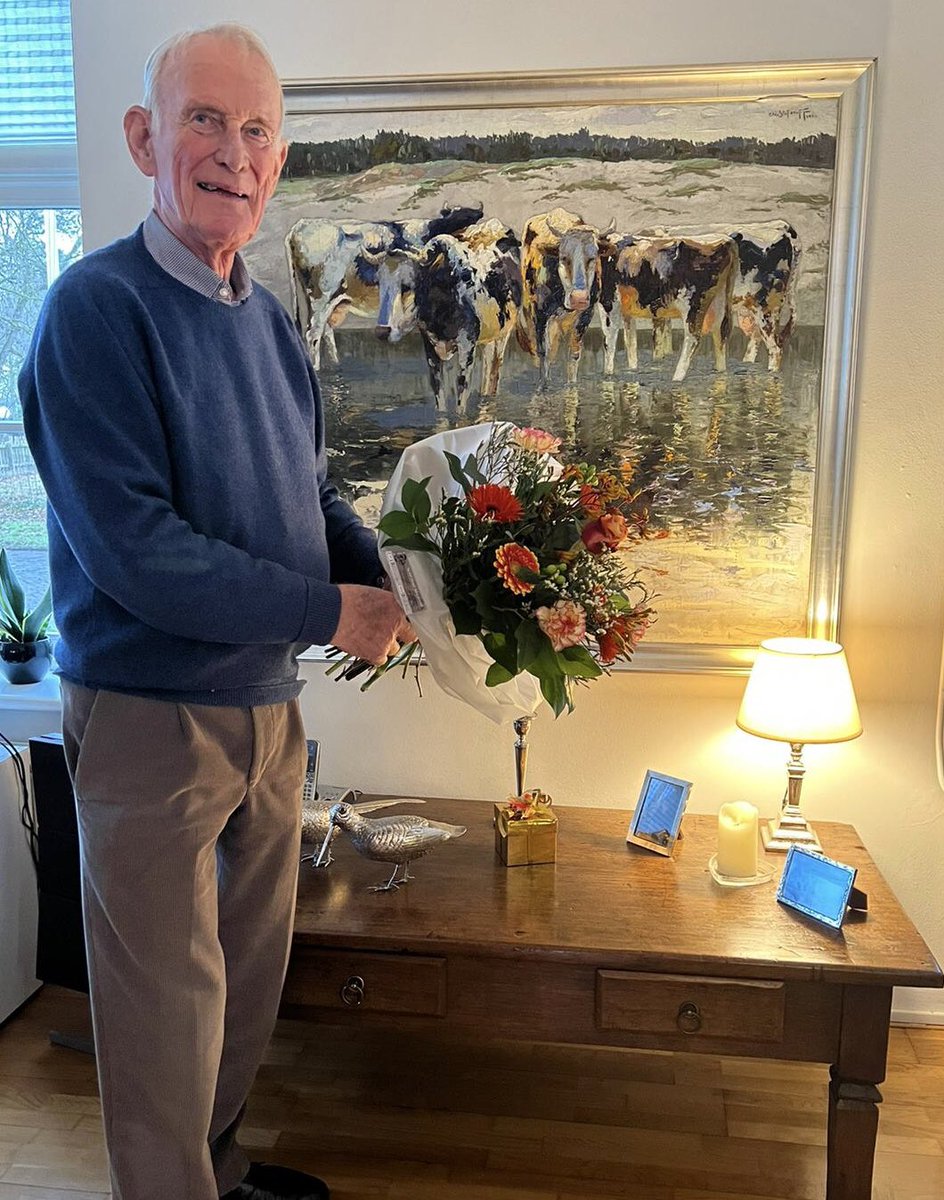 NVM_Groningen's tweet photo. Vandaag was het 60 jaar geleden dat Fred Zeeven werd beëdigd als NVM Makelaar. Een unieke mijlpaal ! Van Harte Gefeliciteerd ! https://t.co/OCQRaFgerd