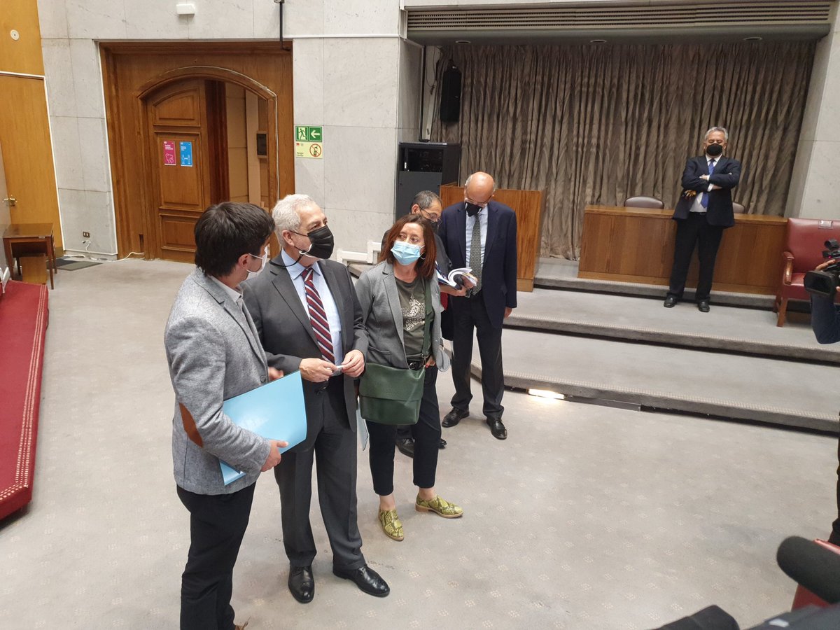 El equipo del Presidente electo @gabrielboric llega al Senado para coordinar el próximo Cambio de Mando del 11 de marzo