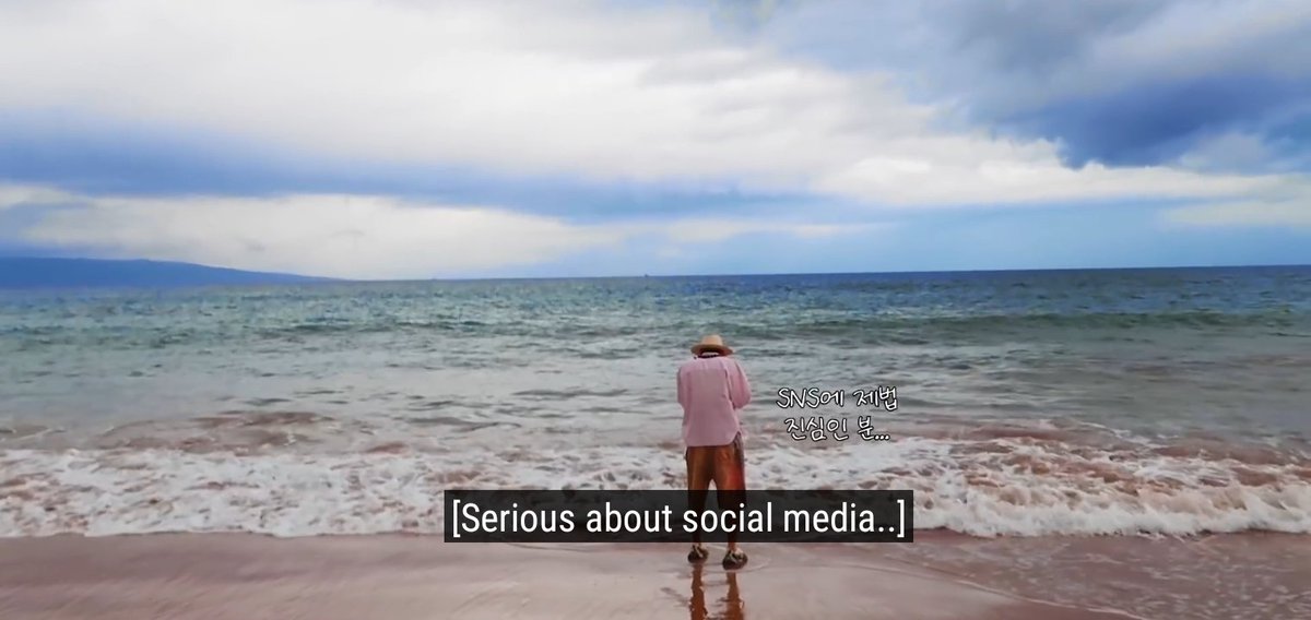 wangteaco's tweet photo. “Serious about social media” ㅡ 220105, Jiwoo to J-hope 🥺💜 @BTS_twt https://t.co/pSFLbmnLrA