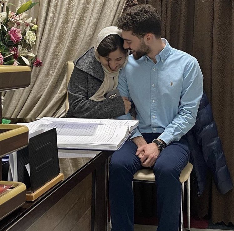 ashkan_nikfar's tweet photo. قلمت بشکند روزگار اگر ننویسی برما چه گذشت https://t.co/NvN8gA2HP9