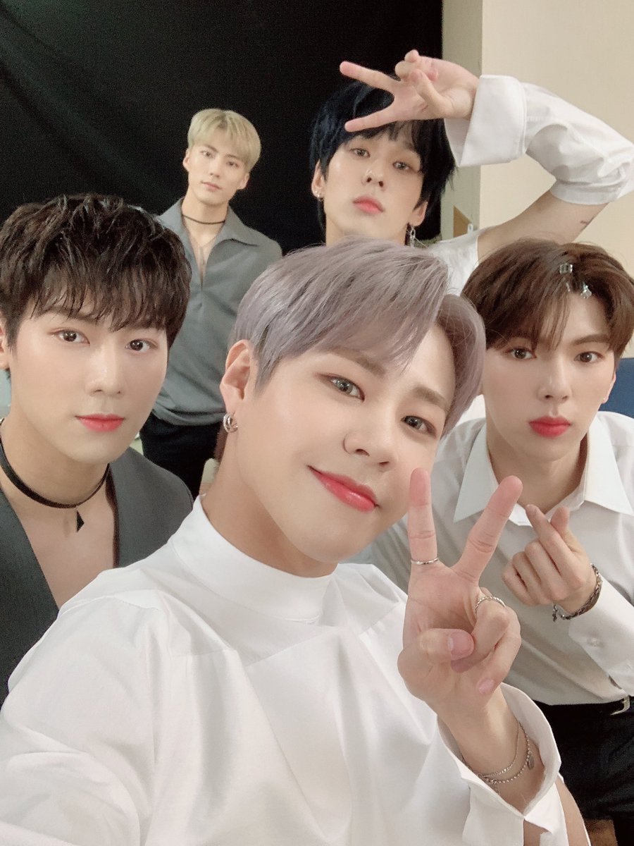 wiseheartcleric's tweet photo. #thankyouIMFACT for all the wonderful memories. imfact means everything to me and i will treasure the moments forever. i will always love and support you. i hope you take care and do what makes you happy!
#foreverwithimfact @IMFACTofficial @taeho_official @helloglxxm https://t.co/pT5lNI8pEF