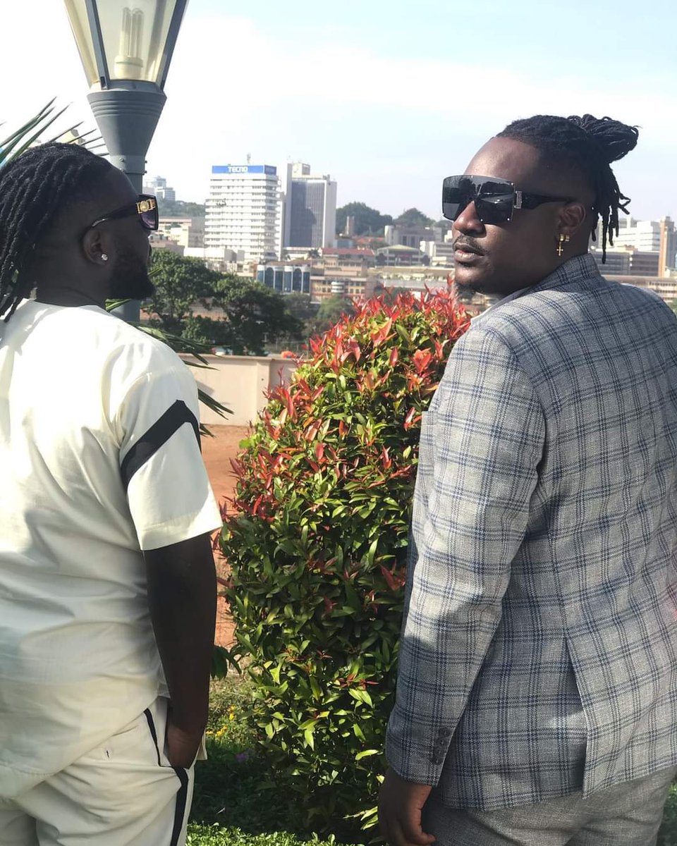 VoicesAndBeats's tweet photo. Destined For Greatness
@VoltageMusicUg
https://t.co/NXbV51dDsE
#kentandflosso #voicesandbeatsrecords https://t.co/UoZQSdeXwl