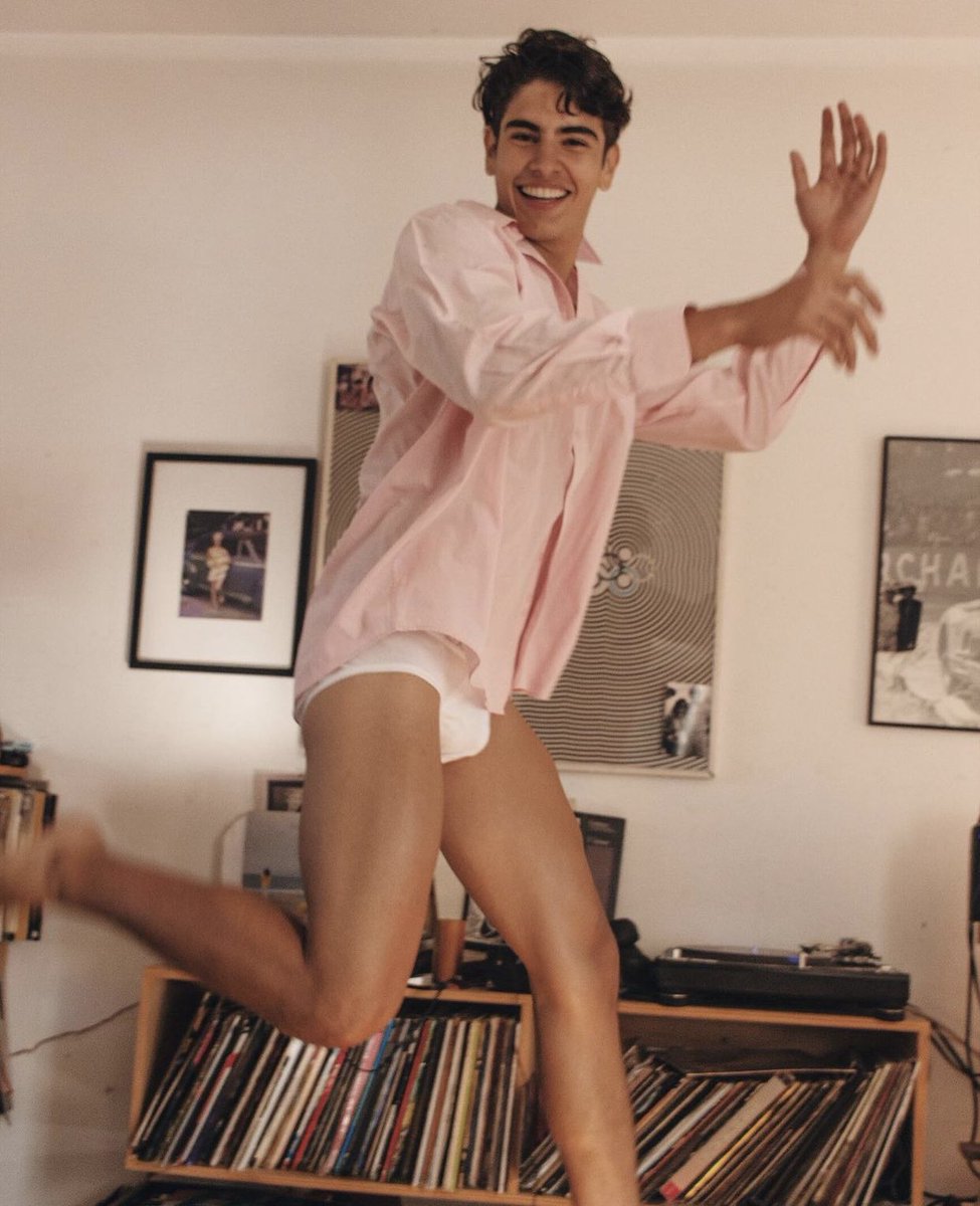 SWAYINGSTUD's tweet image. *·˚ ༘  𝐉𝐎𝐀𝐐𝐔𝐈𝐍 𝐀𝐋𝐕𝐀𝐑𝐎 𝐅𝐋𝐎𝐑𝐄𝐙
            ┊ ˗ˏˋ my hips don’t lie  ˎˊ˗ 

——— original character. college student by day, exotic dancer by night. the principal’s son. sweet as sugar until you turn his bitch switch on. ships with chemistry. MDNI. MV | MS.