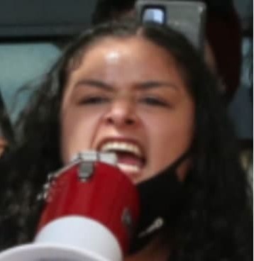 UnmaskedAntifa's tweet photo. This is CHRISTINA DEVITT from SEATTLE, WASHINGTON. Christina is an active member of #SeattleAntifa and claims to be a freelance journalist. This #FarLeftExtremist also has strong ties with the #LosAngeles crime gang MS13. https://t.co/IOPtYsPJ8H